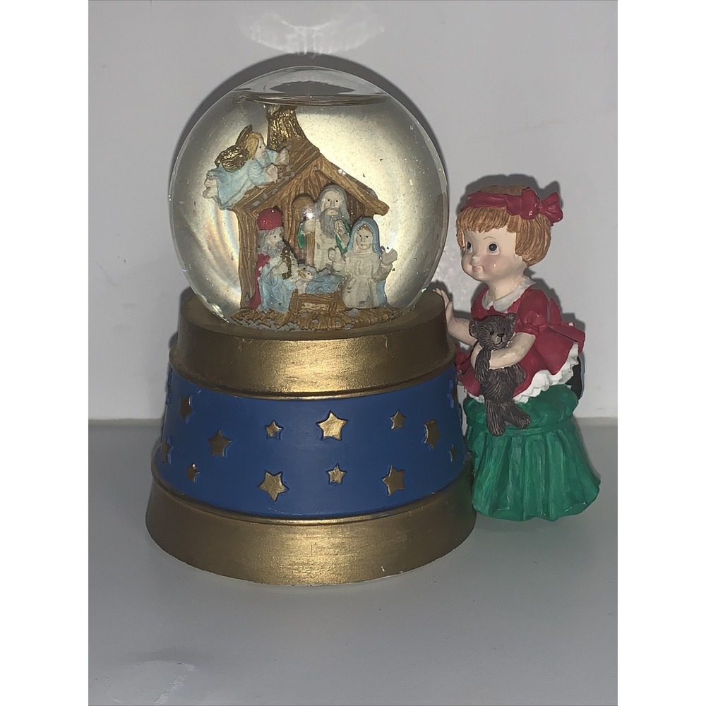 SAN FRANCISCO MUSIC BOX CHRISTMAS NATIVITY LITTLE TOWN OF BETHLEHEM SNOW GLOBE